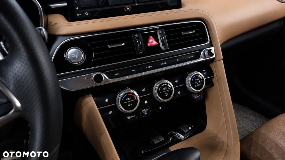 Genesis G70 2.0T Plus AWD 8AT Luxury - 21