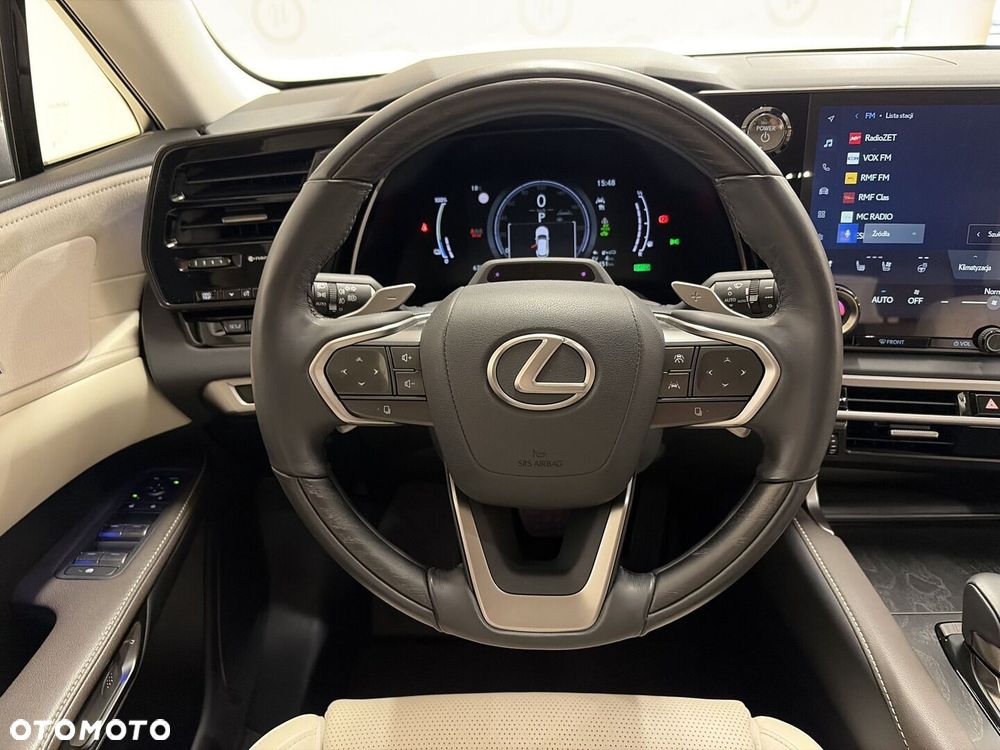 Lexus RX 450h+ Omotenashi - 13