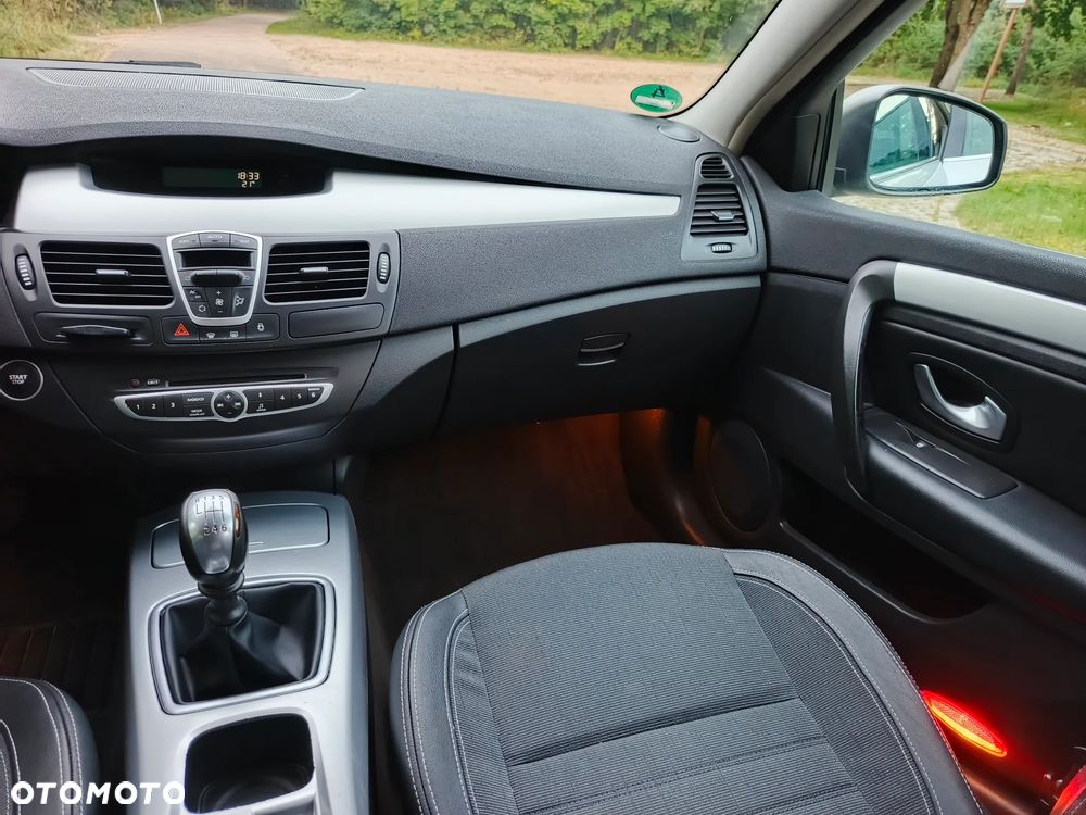 Renault Laguna dCi 150 FAP GT - 10