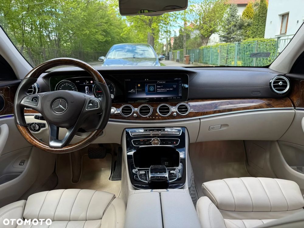 Mercedes-Benz Klasa E 220 d 4-Matic Business Edition 9G-TRONIC - 10