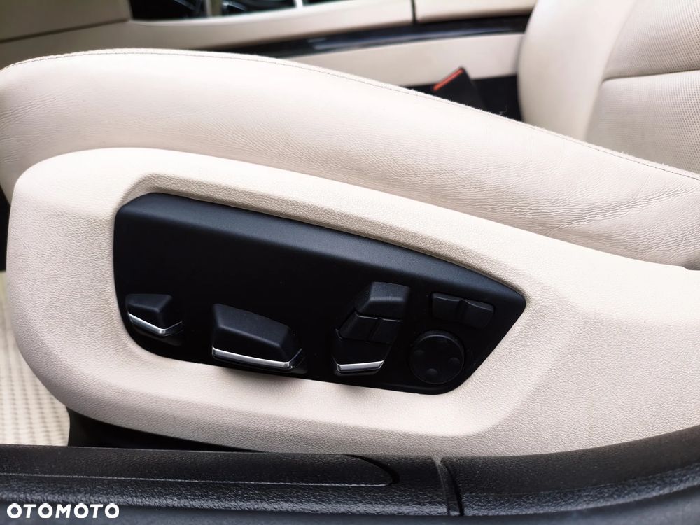 BMW Seria 7 740Li - 19
