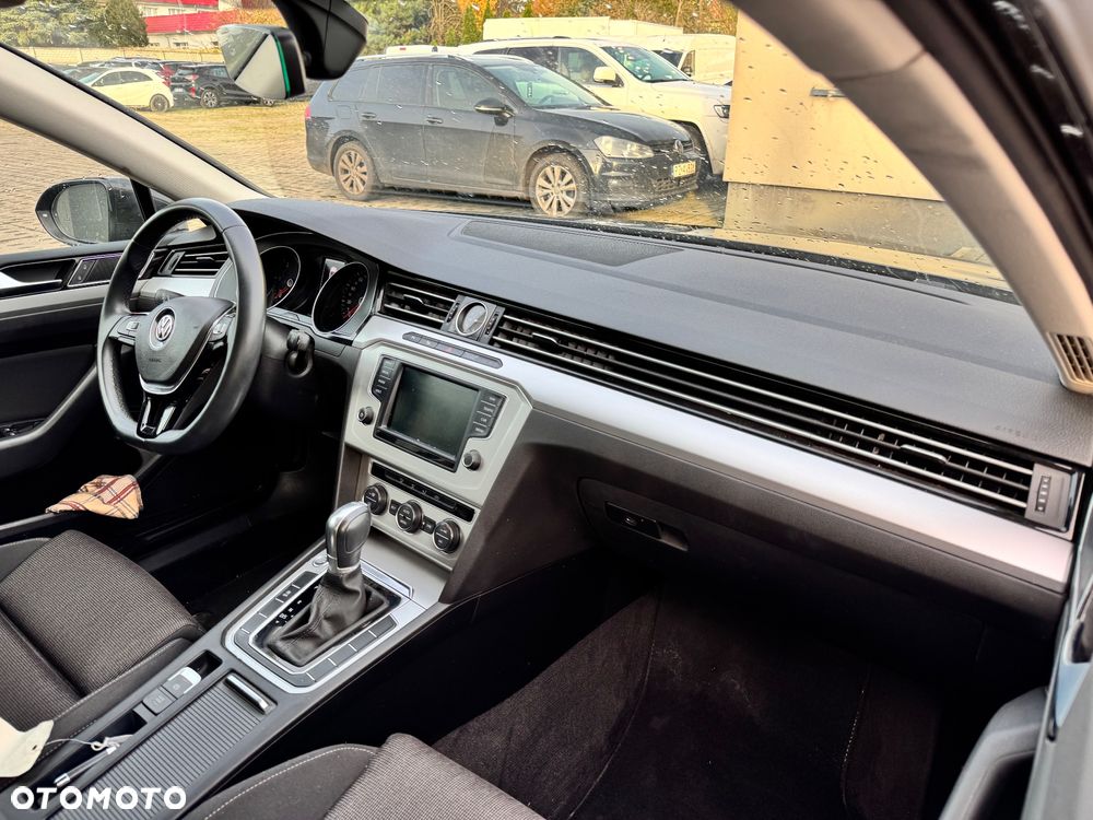 Volkswagen Passat Variant 1.6 TDI (BlueMotion Technology) DSG Comfortline - 11