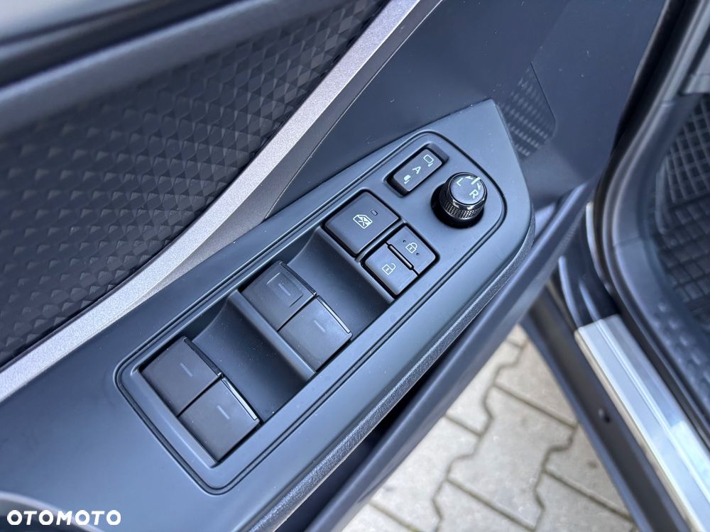 Toyota C-HR Business-Edition - 36