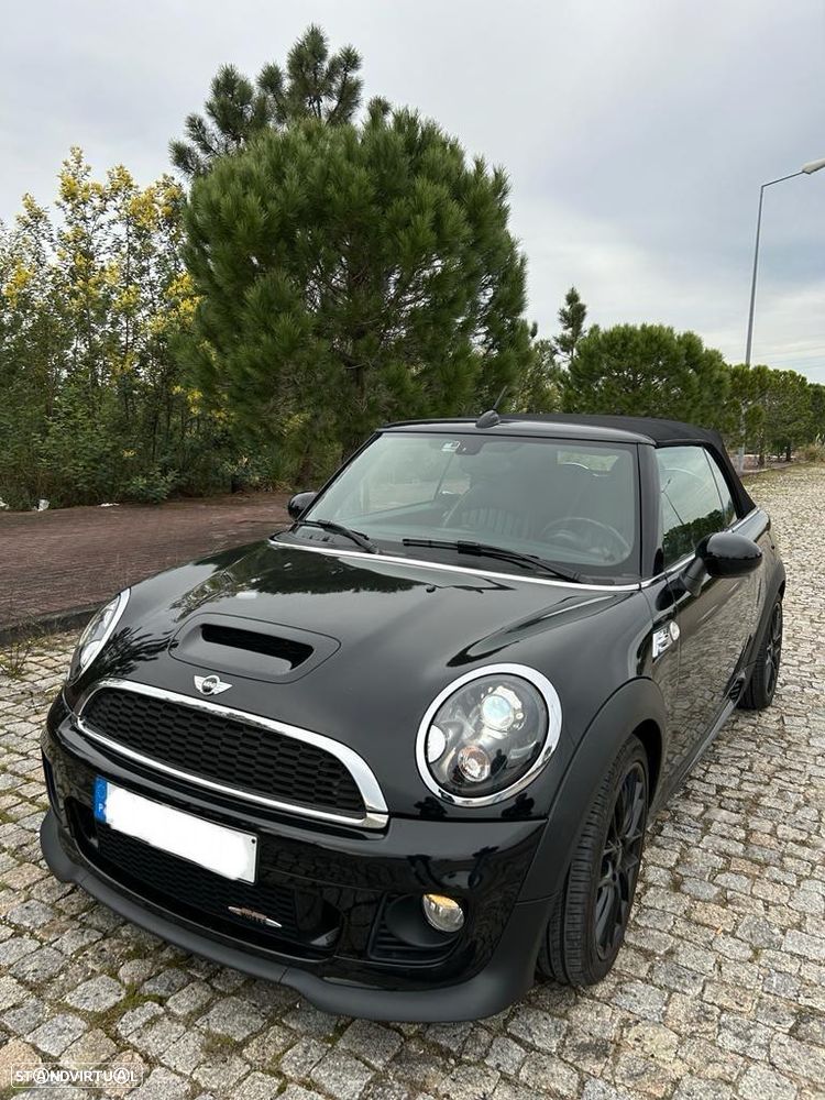 MINI Cabrio John Cooper Works - 8