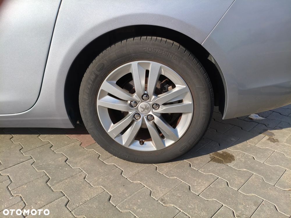 Peugeot 308 1.2 PureTech Allure S&S - 9