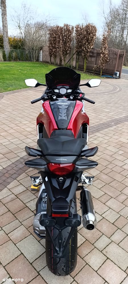Honda VFR - 8