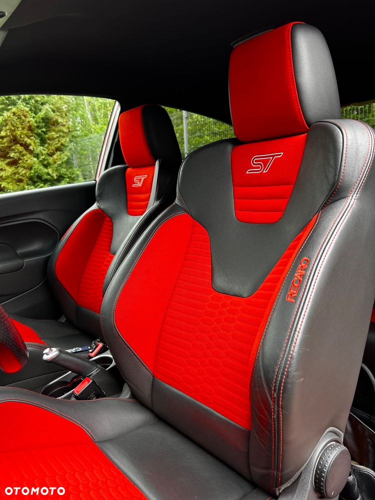 Ford Fiesta ST2 - 14