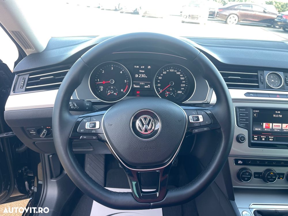 Volkswagen Passat - 38