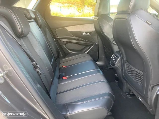 Peugeot 3008 PureTech 130 Stop & Start GPF EAT8 GT — fotografia 32