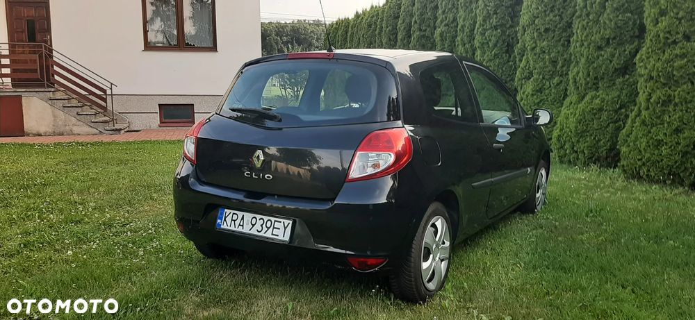 Renault Clio - 24