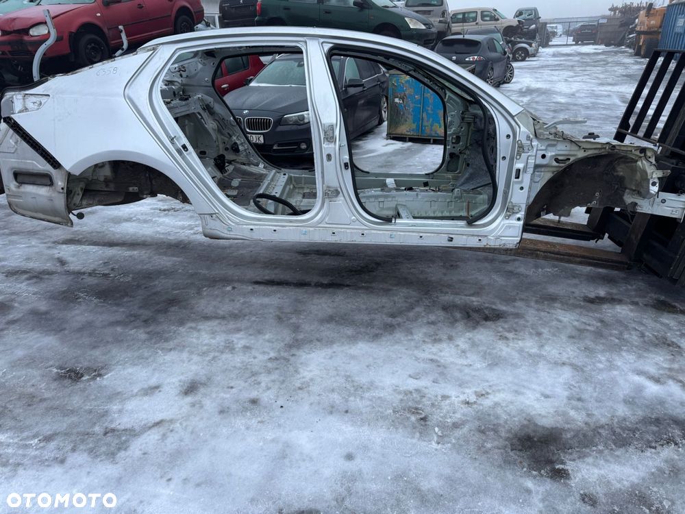 PRÓG PRAWY SŁUPEK SEDAN KIA OPTIMA III - 2
