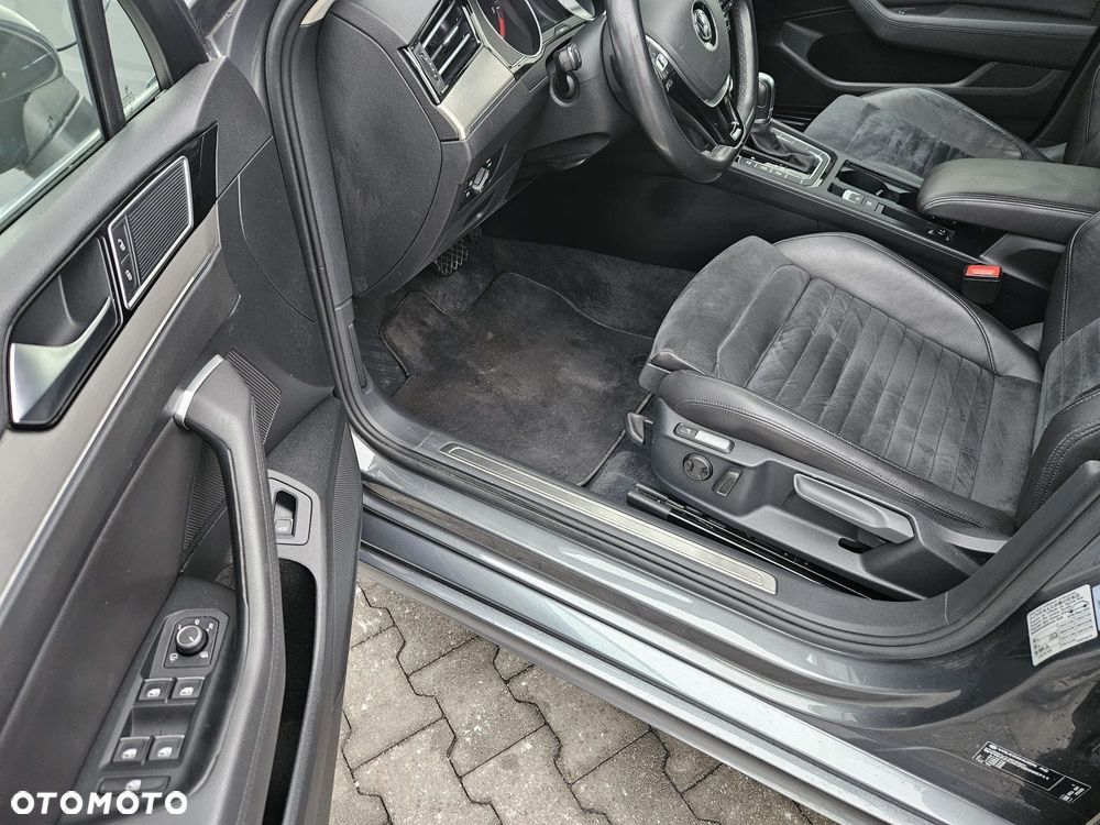 Volkswagen Passat - 13