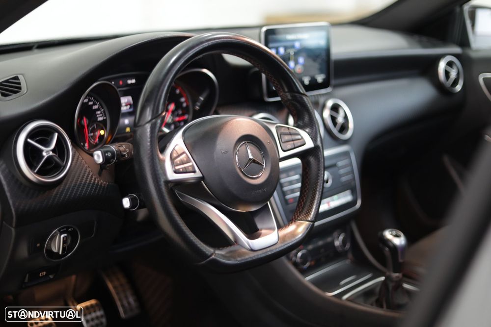 Mercedes-Benz A 180 d AMG Line - 16