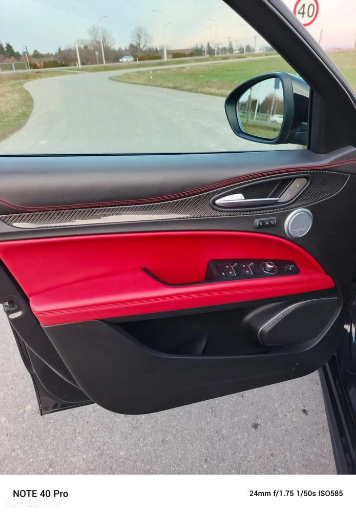 Alfa Romeo Stelvio V6 2.9 Bi-Turbo AT8-Q4 Quadrifoglio - 23