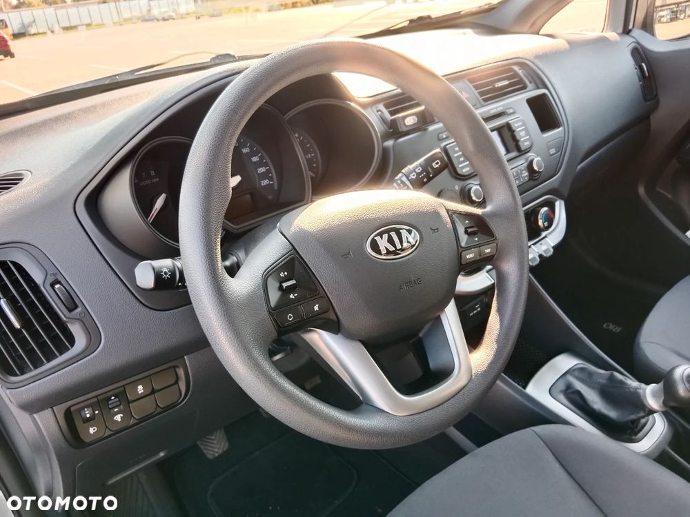 Kia Rio 1.2 Dream Team Edition - 2