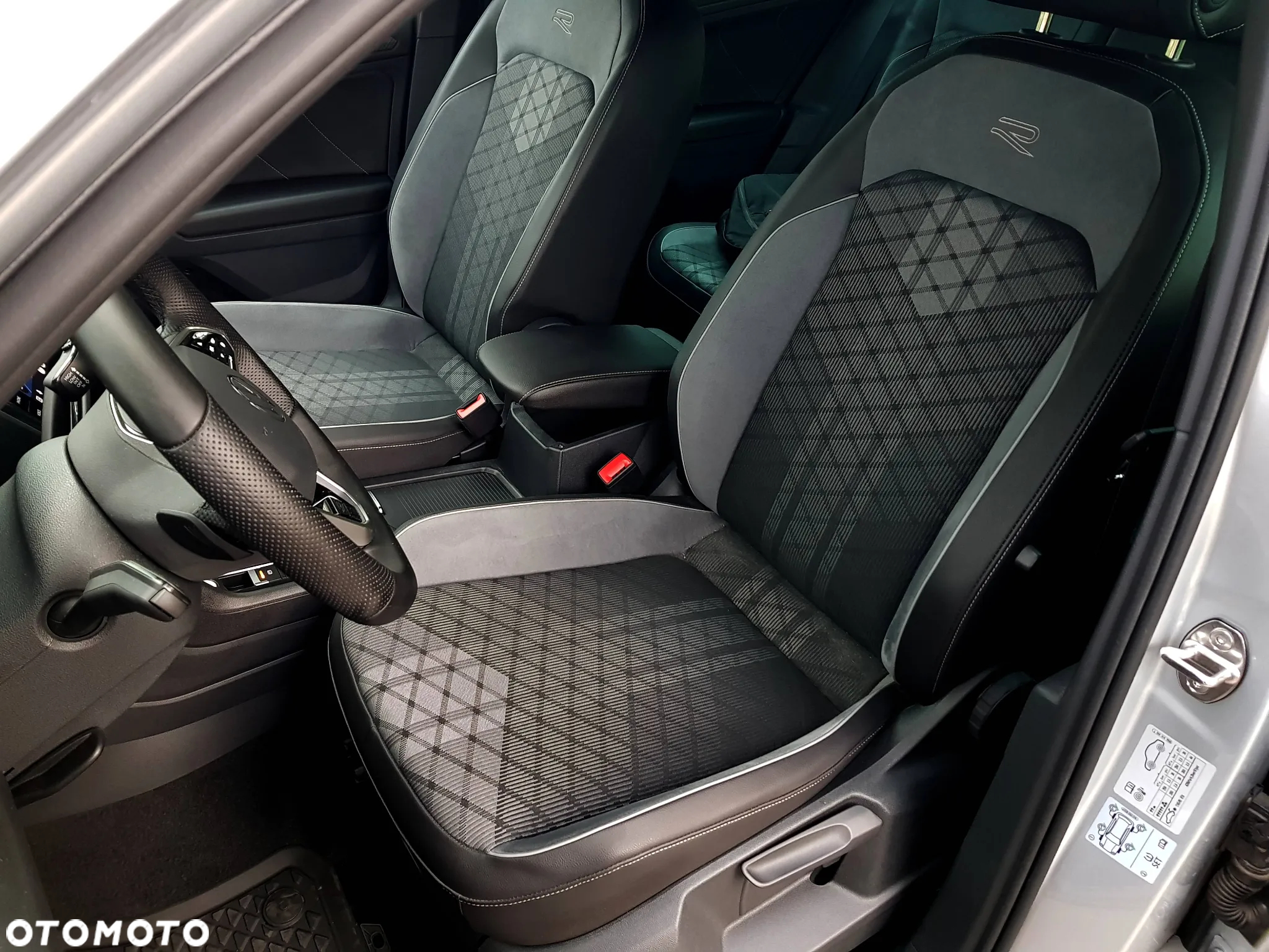 Volkswagen Tiguan 2.0 TSI 4Mot R-Line DSG - 32