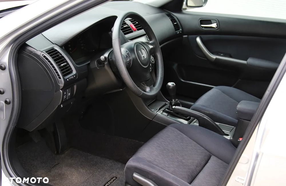 Honda Accord 2.0 Comfort - 12