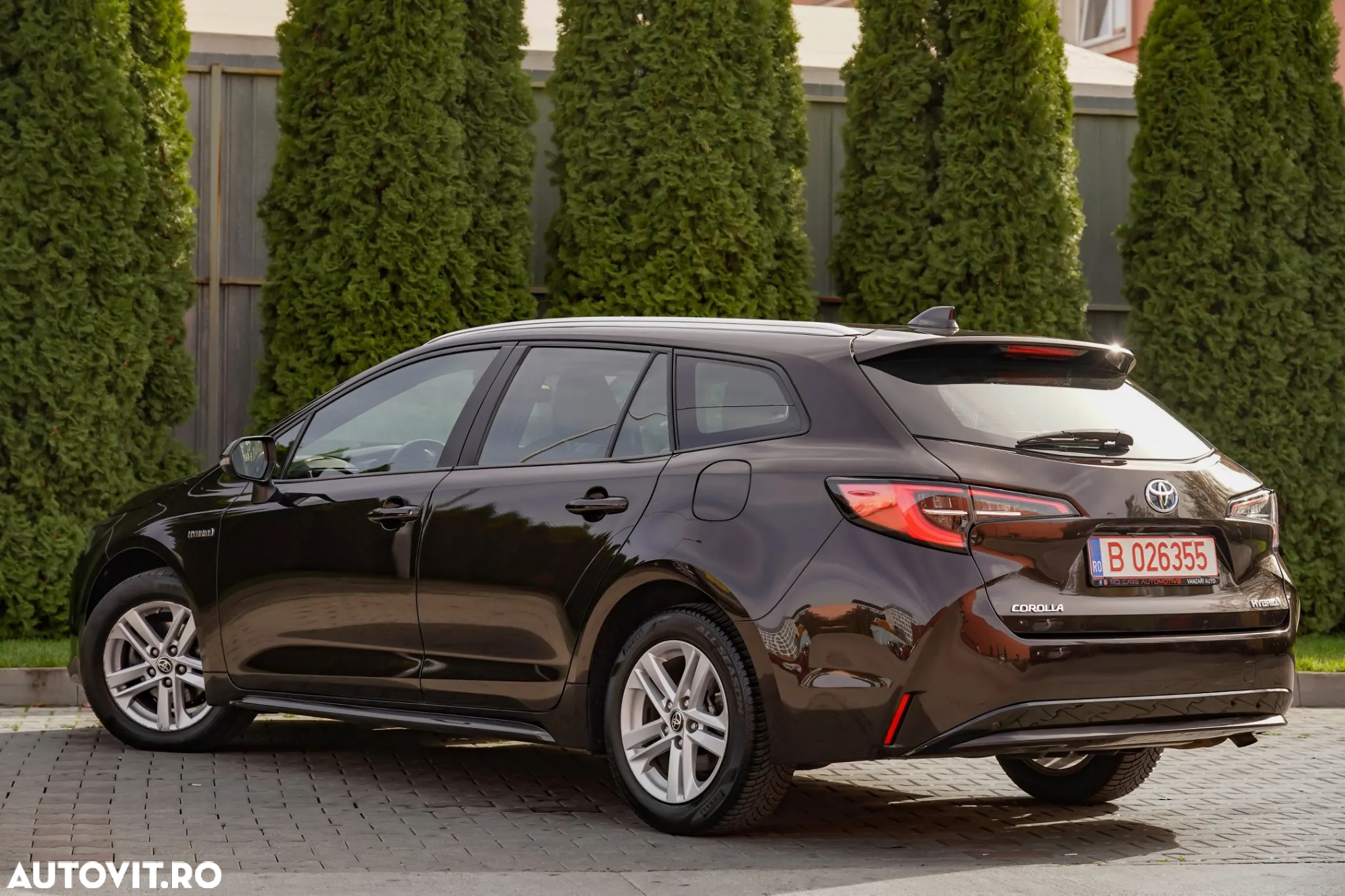 Toyota Corolla 1.8 HSD Dynamic - 3