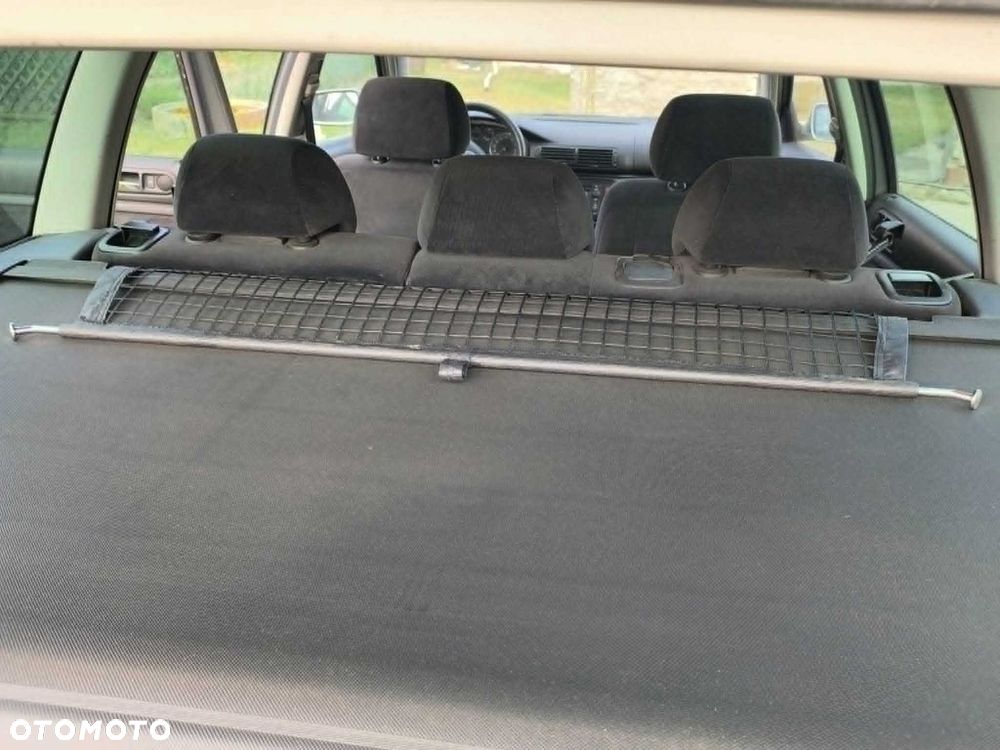 Volkswagen Passat - 4