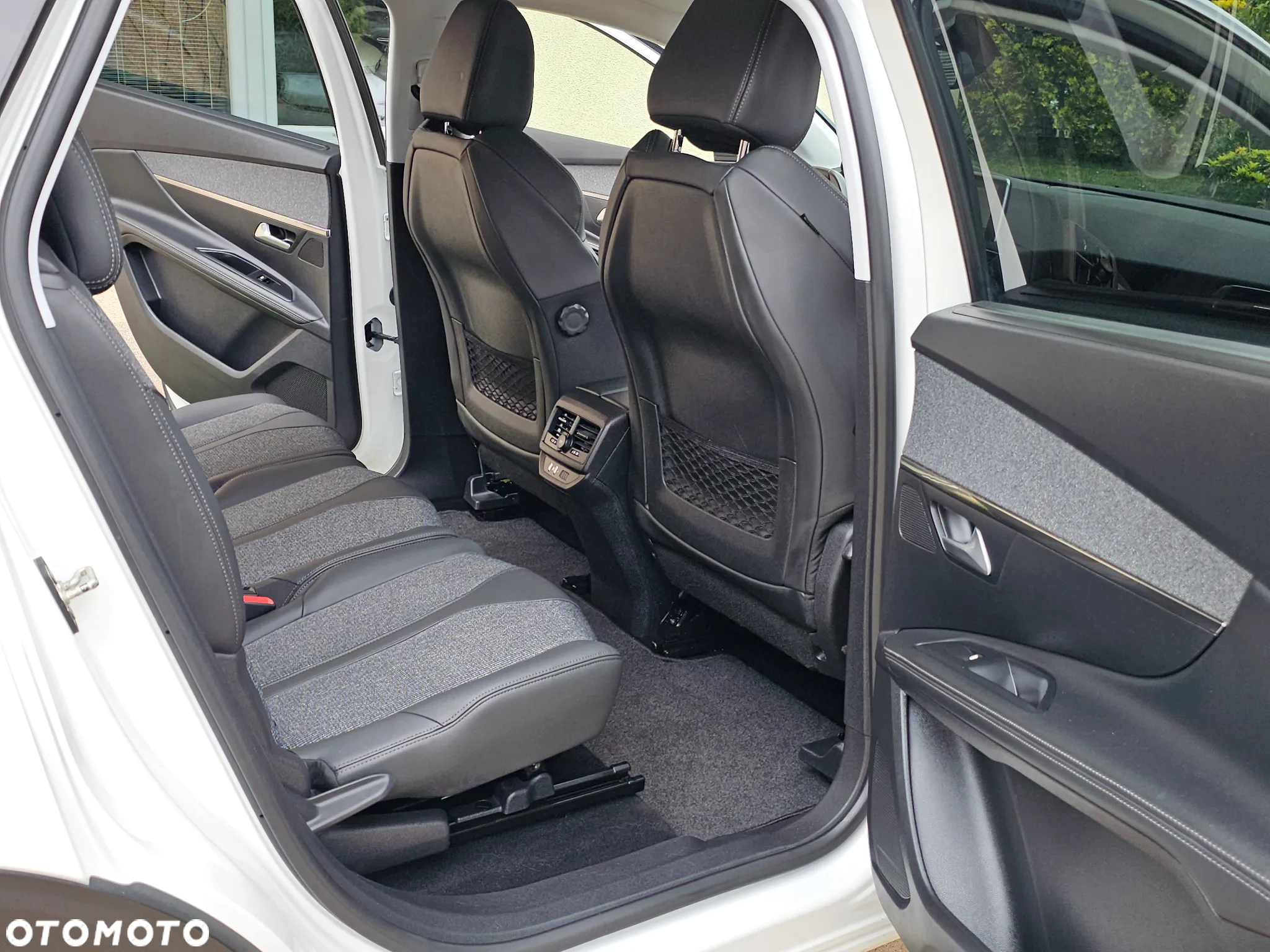 Peugeot 5008 BlueHDI 130 Allure Business-Paket - 37