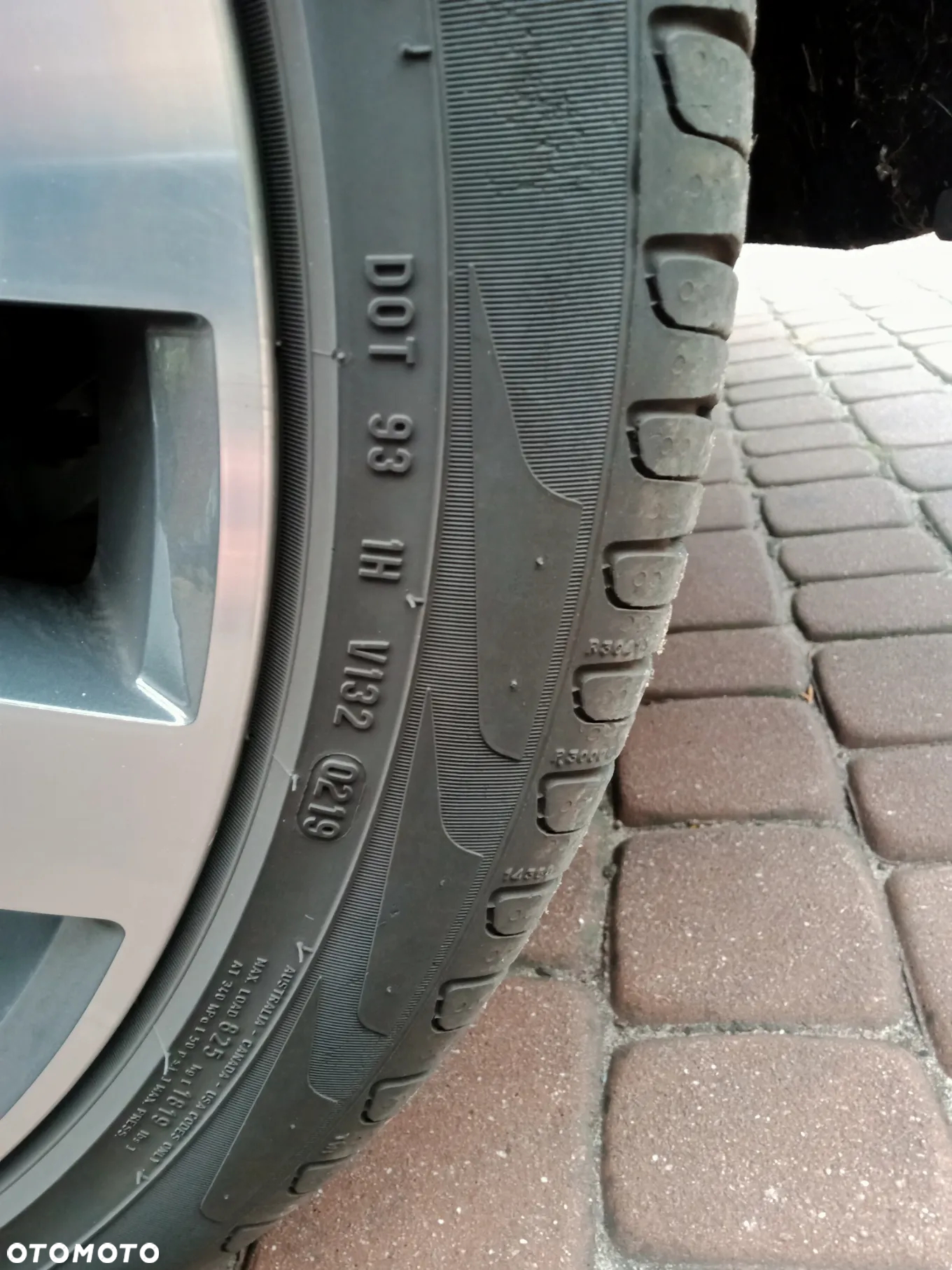 Pirelli lato 255/40/20 - 6