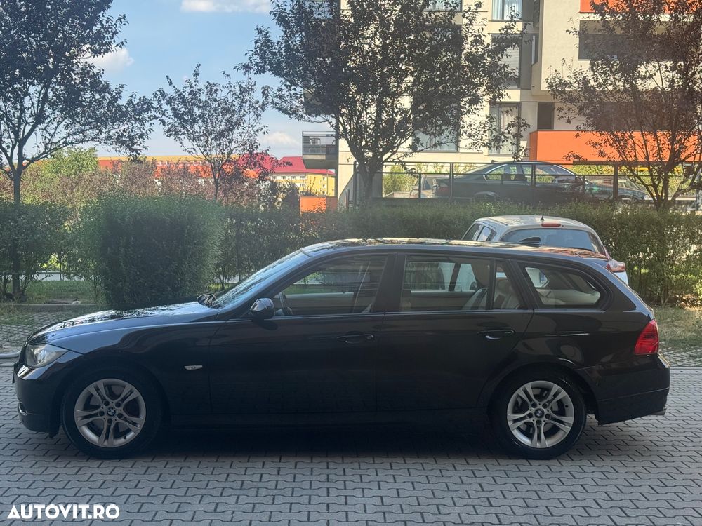BMW Seria 3 320d DPF Touring Aut. - 9