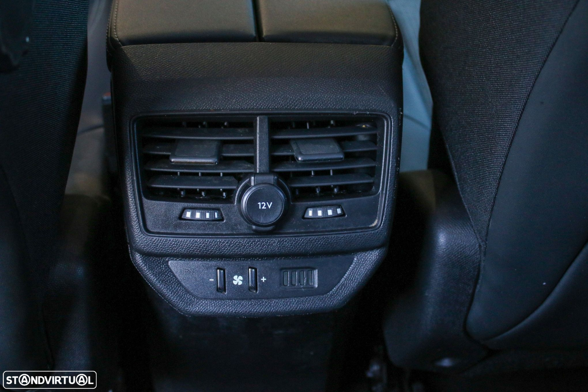 Peugeot 5008 1.2 PureTech Allure EAT8 - 32