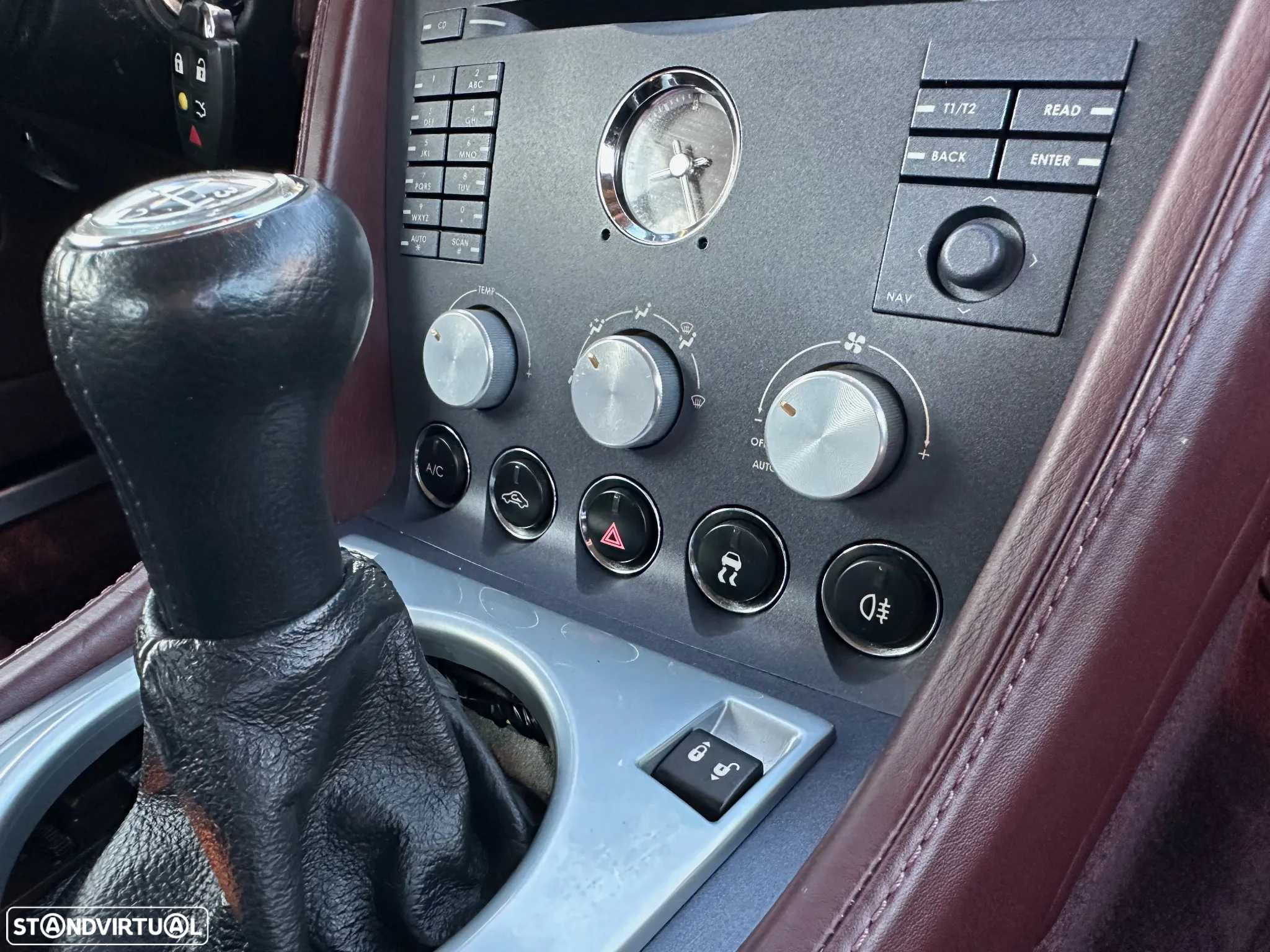 Aston Martin Vantage Coupe V8 - 17