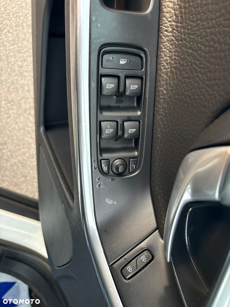 Volvo XC 60 - 25