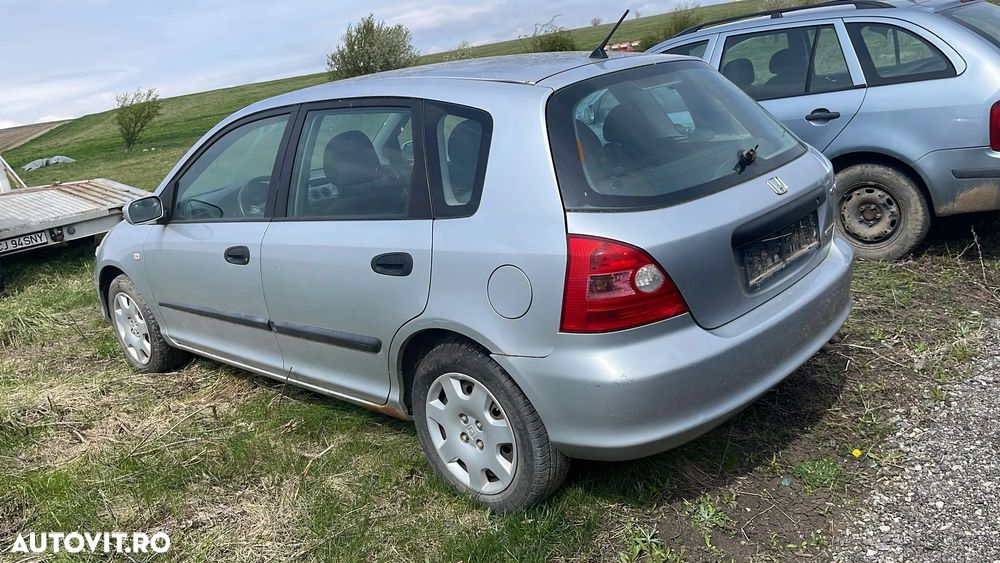 Dezmembrez piese Honda Civic - 4