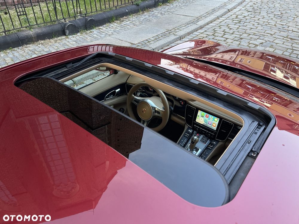 Porsche Panamera - 12