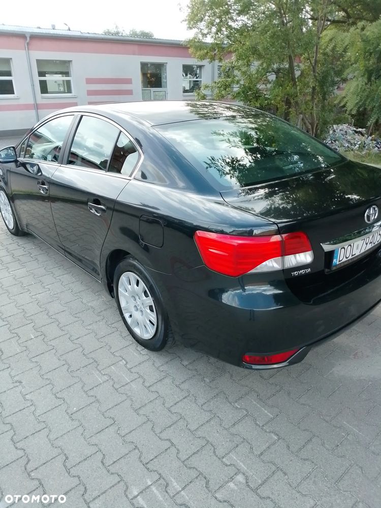 Toyota Avensis 1.6 Premium - 5