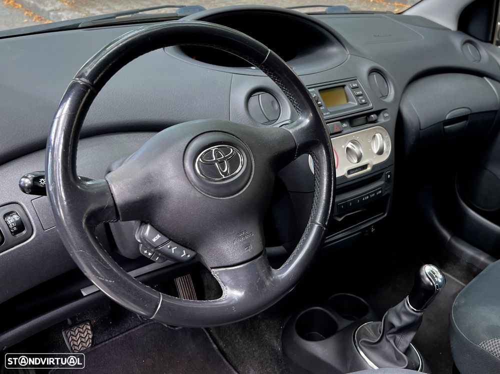 Toyota Yaris 1.0 SE MMT - 15