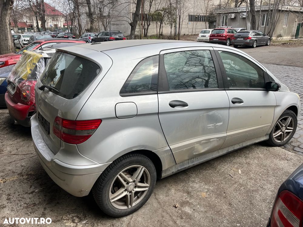 Dezmembrez Mercedes Benz B class B150 W245 gri argintiu benzina cutie manuala 2007 - 8