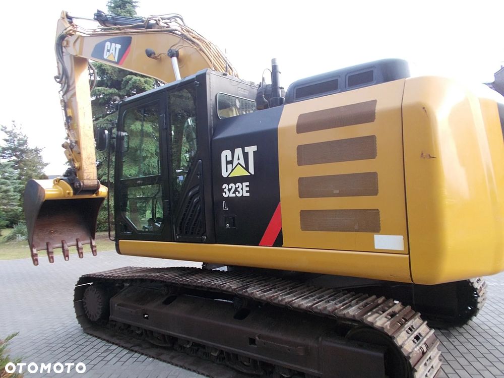 Caterpillar 323E - 8