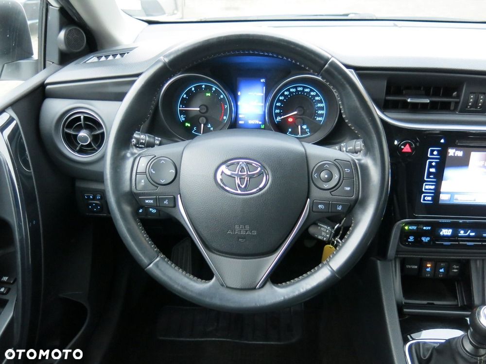 Toyota Auris - 13