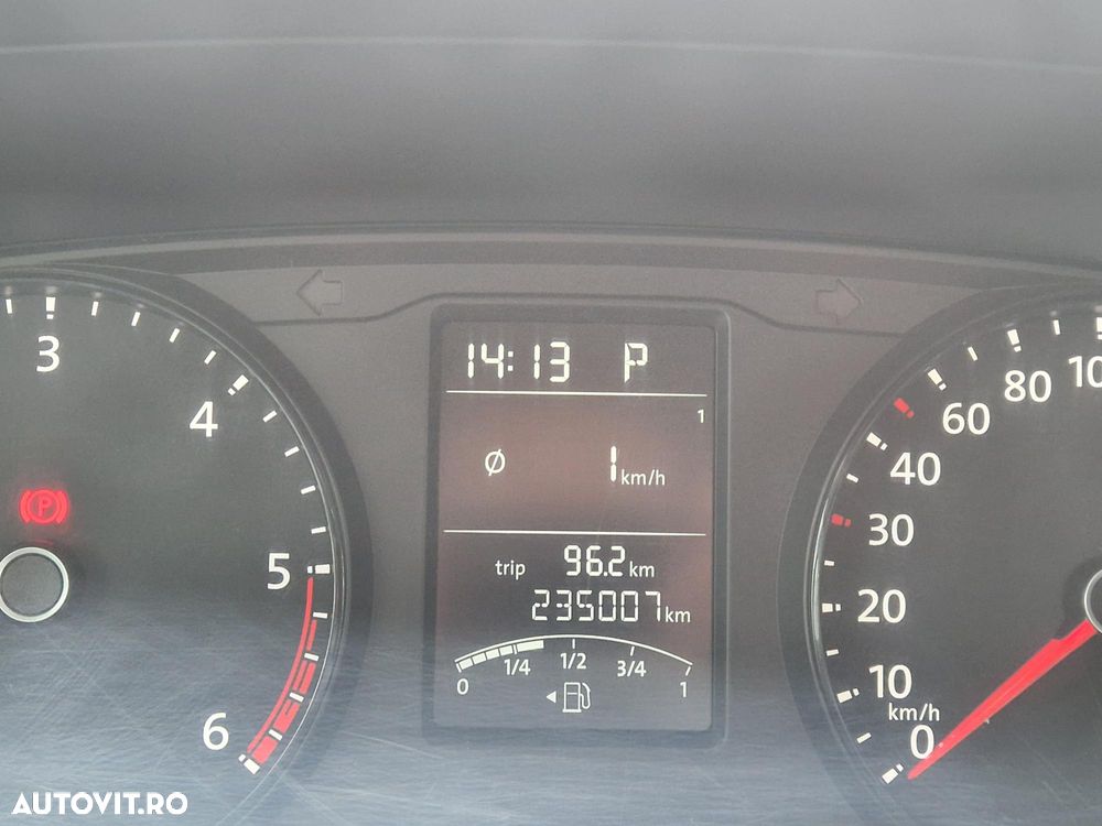 Volkswagen Caravelle - 14