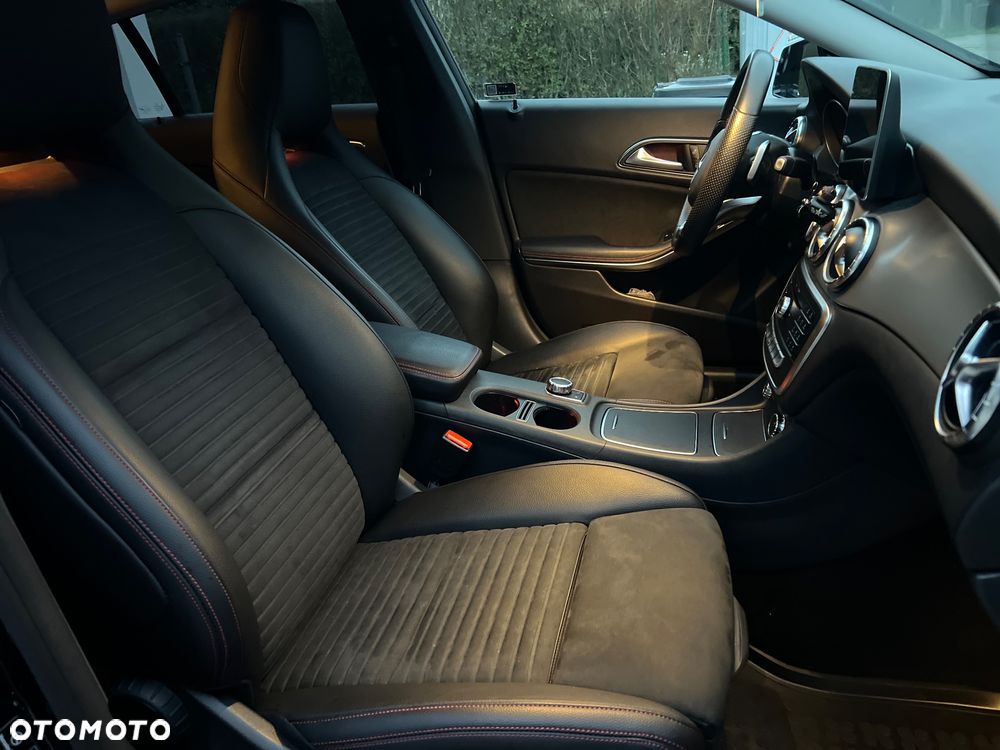 Mercedes-Benz CLA 200 7G-DCT AMG Line - 10