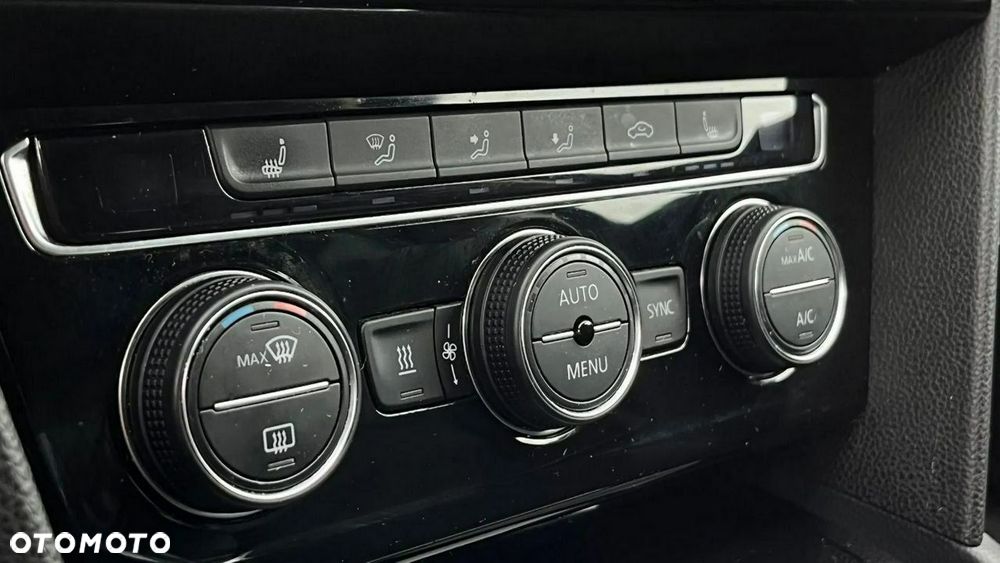 Volkswagen Passat - 26