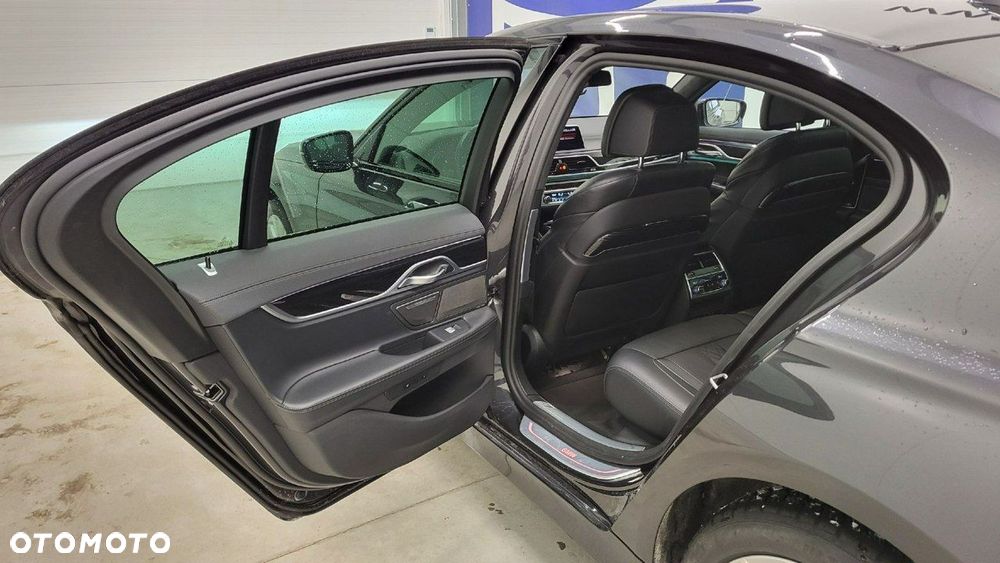 BMW Seria 7 - 23