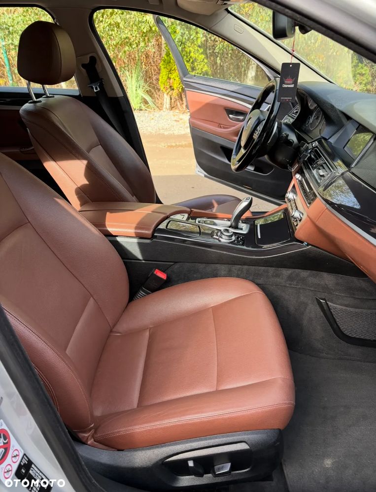 BMW Seria 5 520d - 28
