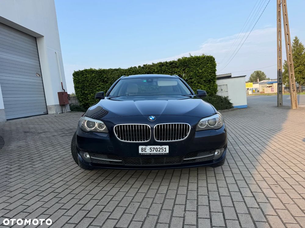 BMW Seria 5 525d Sport-Aut Luxury Line - 12