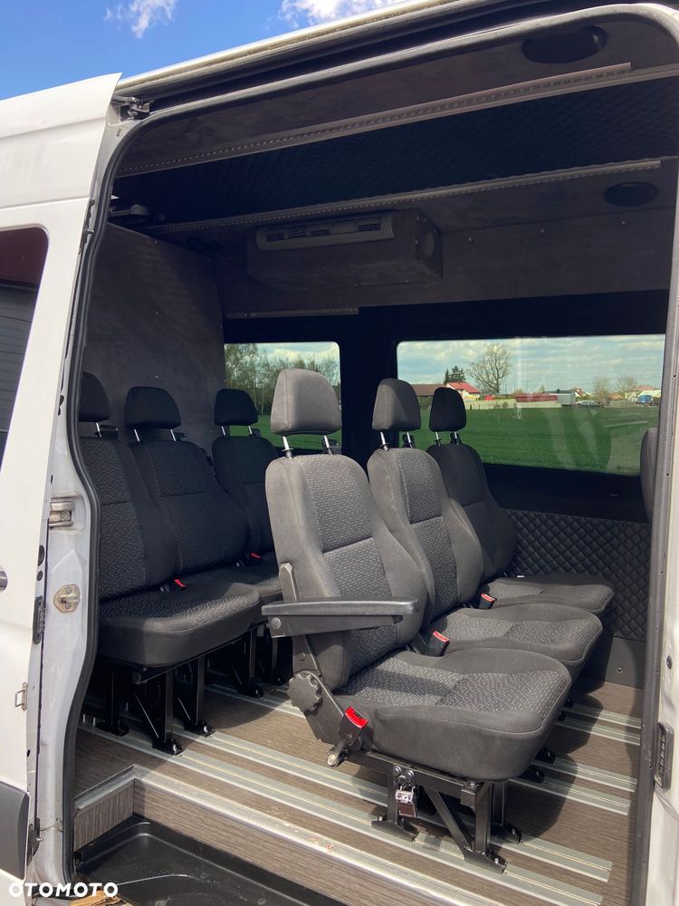 Mercedes-Benz Sprinter - 13