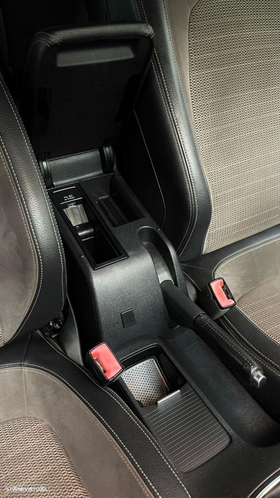 VW Scirocco 2.0 TDI (Blue Motion Technologie) - 35