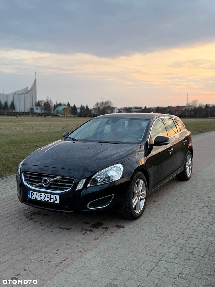 Volvo V60 T3 Summum - 4