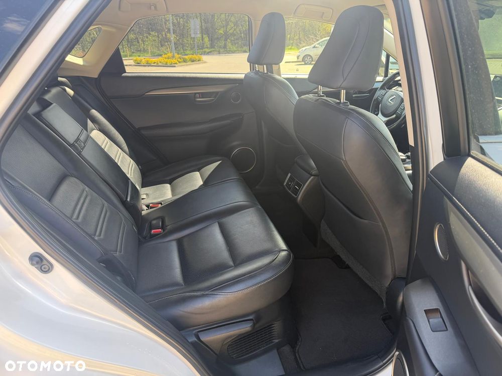 Lexus NX 200t Comfort AWD - 19