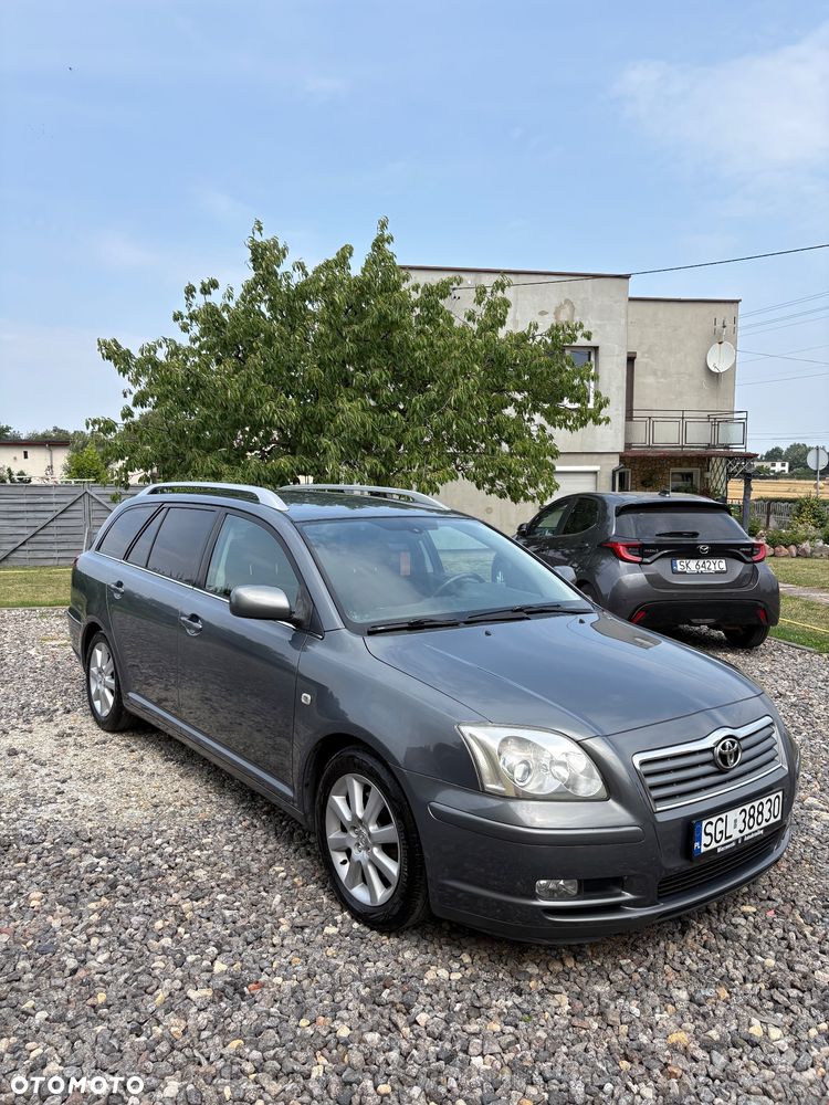 Toyota Avensis 2.0 VVT-i Executive - 1