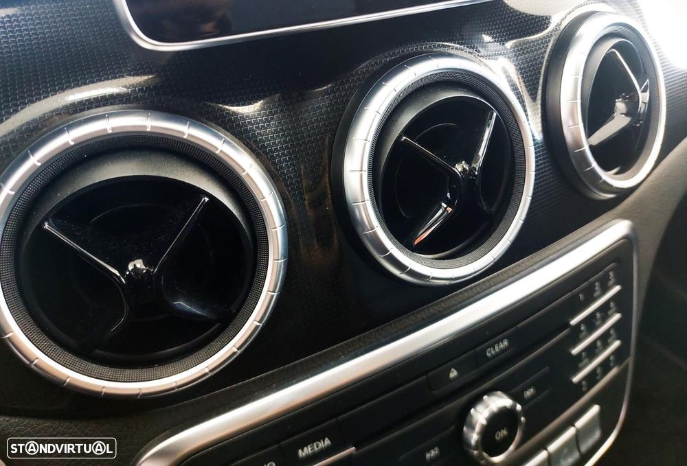 Mercedes-Benz CLA 180 d Shooting Brake - 30