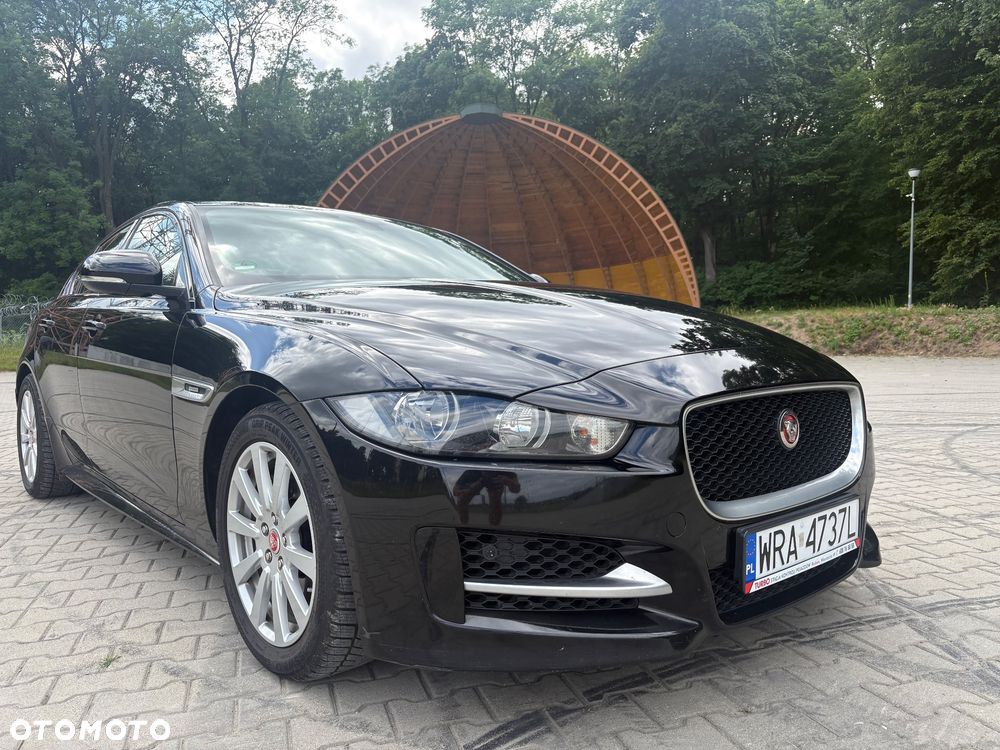 Jaguar XE 2.0 D R-Sport - 11