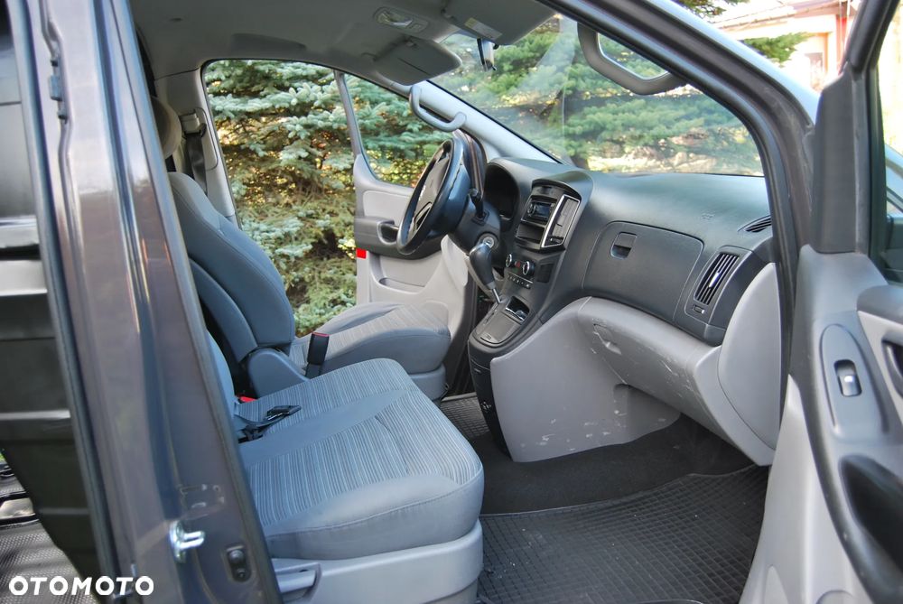 Hyundai GRAND STAREX - 7